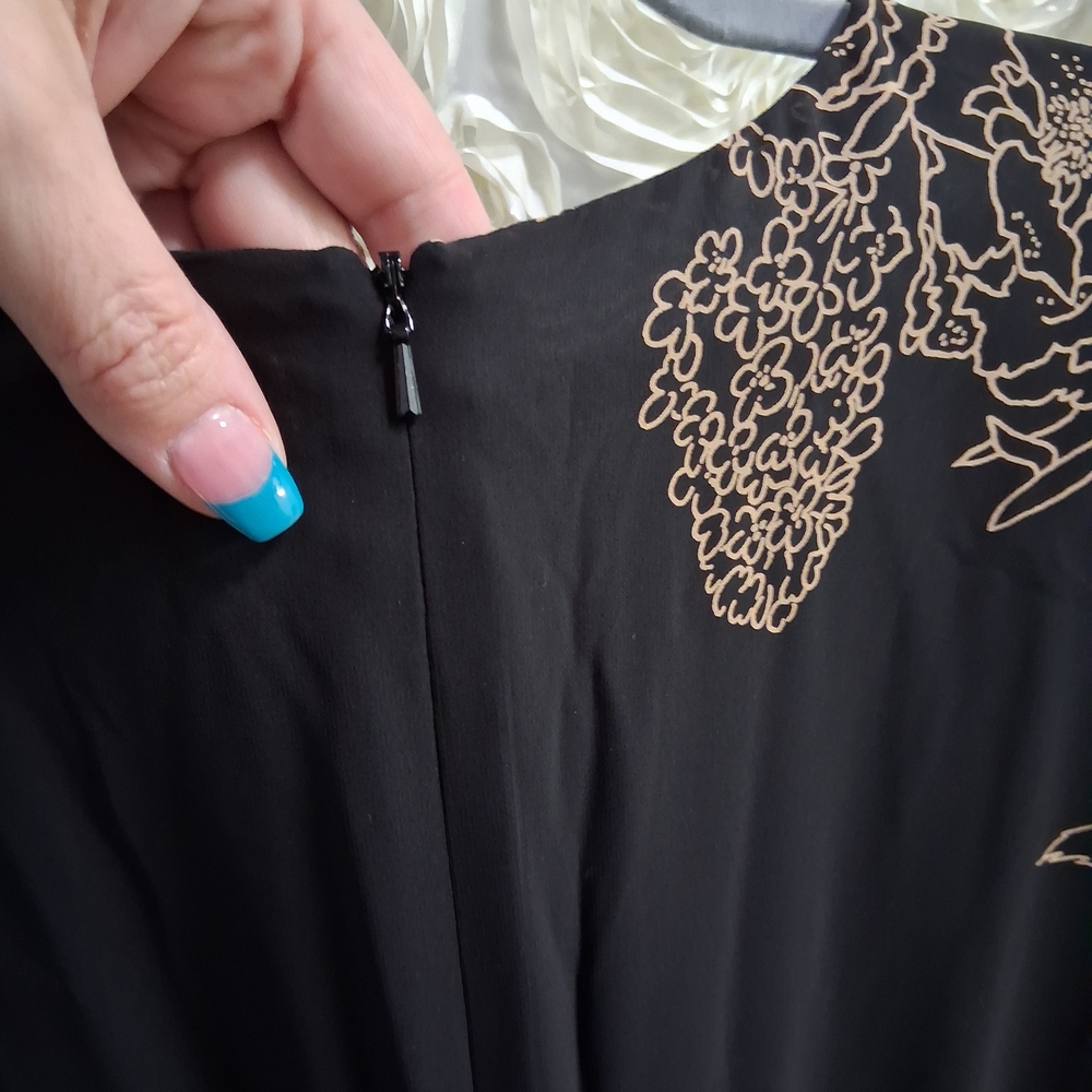 Jones Wear Black and Brown Floral Maxi Dress - Picture 7 of 8